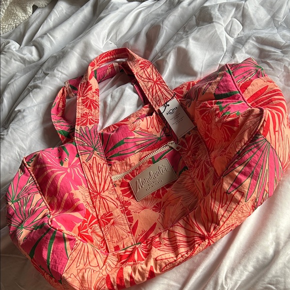 ALOHA Collection Handbags - Aloha collection Limited edition Manuhealii Vibrant Pink Floral Women Bag